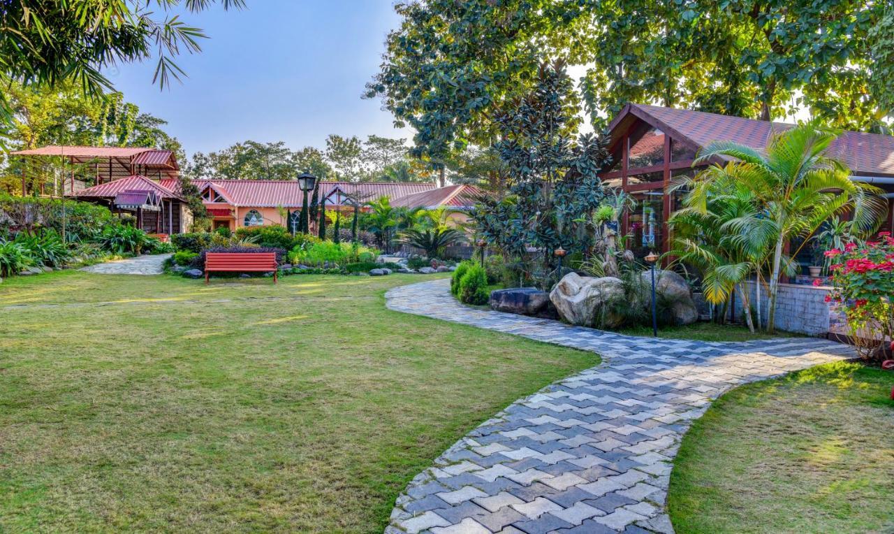 Treebo Premium Blue Mountain Country Club And Resort Siliguri Dış mekan fotoğraf