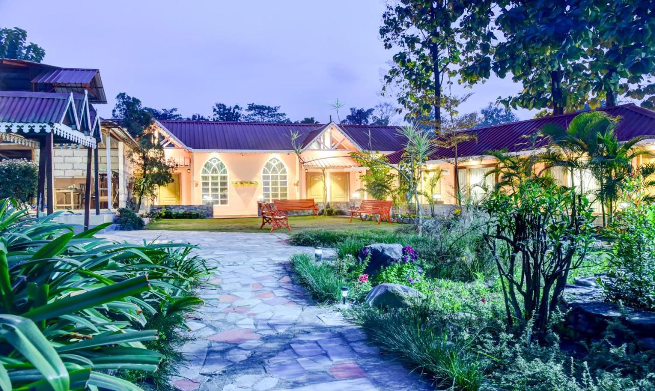 Treebo Premium Blue Mountain Country Club And Resort Siliguri Dış mekan fotoğraf